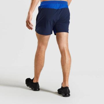 Pantalón curto de cintura elástica con peto para homes