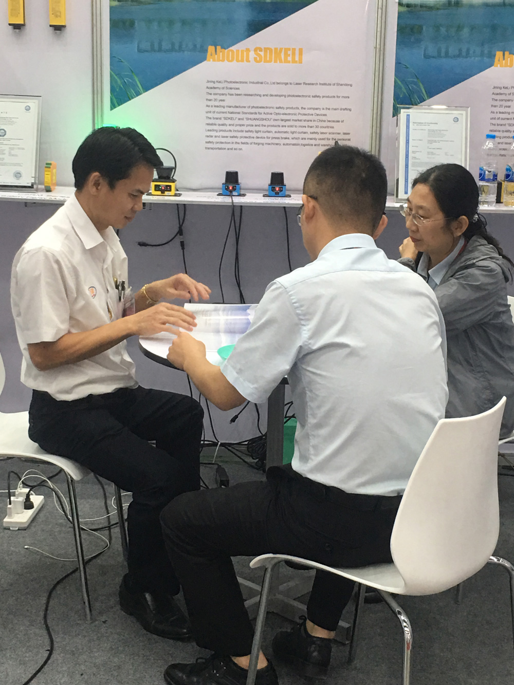 Таиланд локальный дилер проверяет продукт Sdkeli Thailand local machine dealer check SDKELI product