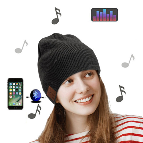 Slouchy Beanie with headphones