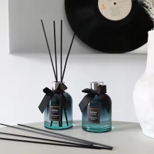 Private Label OEM Natural Essential Oil 5oz Reed Diffuser Luxury Home Fragrance Reed Diffuser for Air Refershing