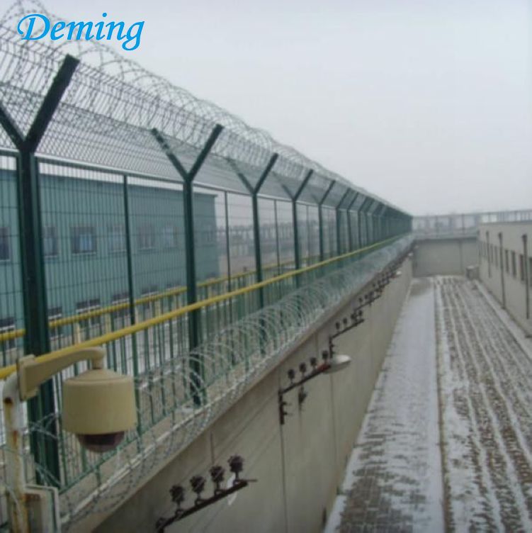 Wholesale PVC Coated Iron Wire Airport Fence