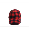 Gorra de béisbol a cuadros negra y roja de algodón