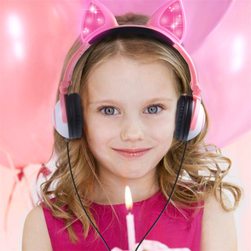 Fones de ouvido com fio LED para crianças com fio de segurança 85dB com volume limitado