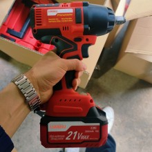 Heavy Duty 1/2 Inch Impact Wrench Kit with 650N.m Torque Lithium Battery