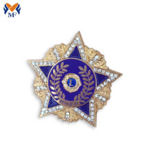 Star flower shape lapel pin badge with doamond