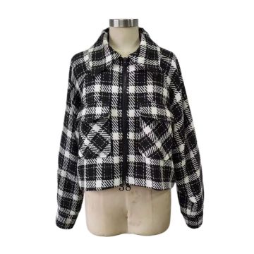 Women's woolen plaid with flap pockets jacket