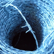 Hot sale Barbwire available in high tensile or mild steel,  barbed wire price per meter philippines