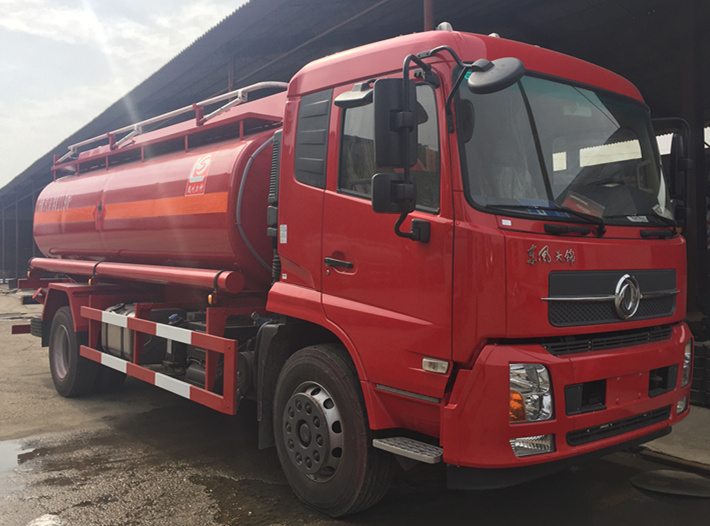 14000 Liters 4X2 Dongfeng Oil Tank Truck