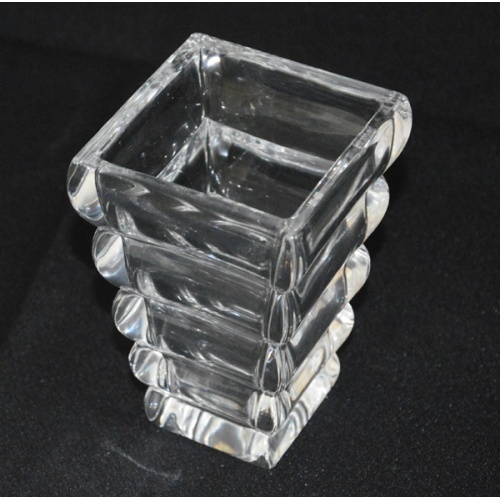 Leiterförmige Vase aus klarem Glas