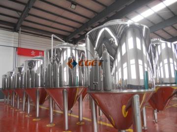 Beer and beverage fermenting machine