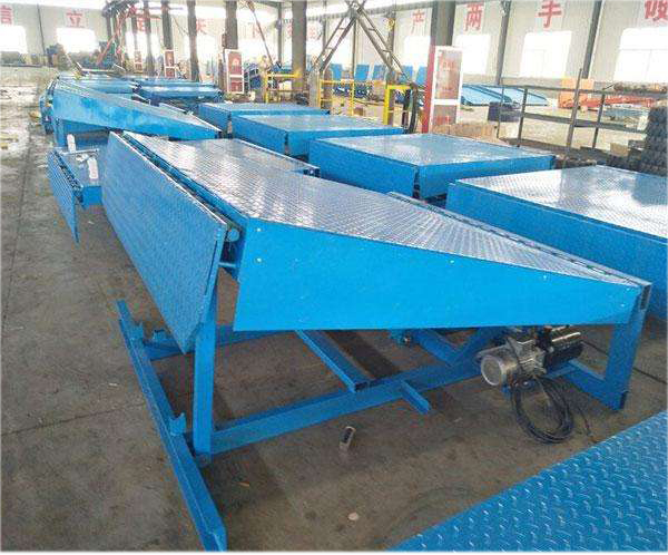 Moveable Dock Ramp For Container Leveller