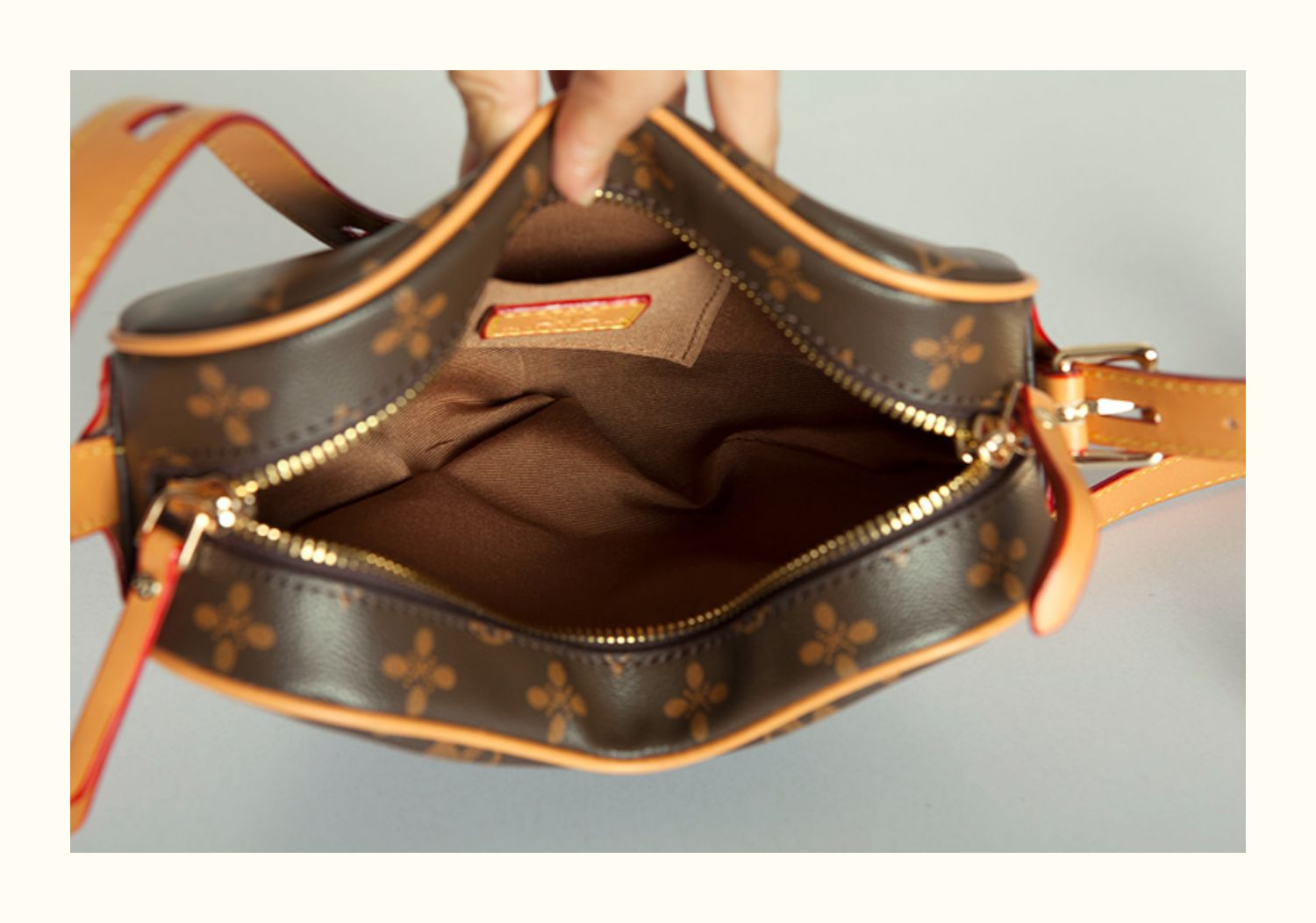 2021 hot sale designer handbags for women famous brands love heart-shaped retro print diagonal lady handbag