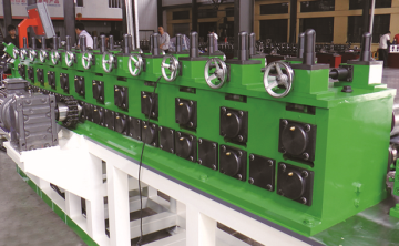 HIGH SPEED LIGHT KEEL ROLL FORMING MACHINE