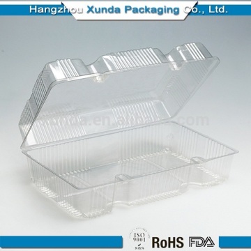 Plastic trays and lids for cake