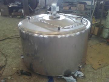 Dairy milk cooling tanks