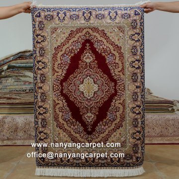 2.7'x4' Pure Silk Handwoven Oriental Persian Rug