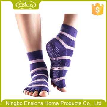 ningbo manufacturer the best sale open toe socks yoga