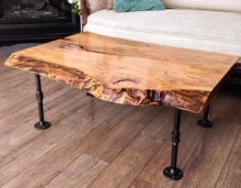 Rustic Pallet Coffee Table With Black Pipe Legs