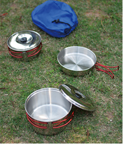 outdoor cooking pots and pans