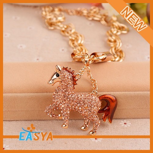 Venta caliente exquisita caballo forma de diamantes de imitación colgante collares