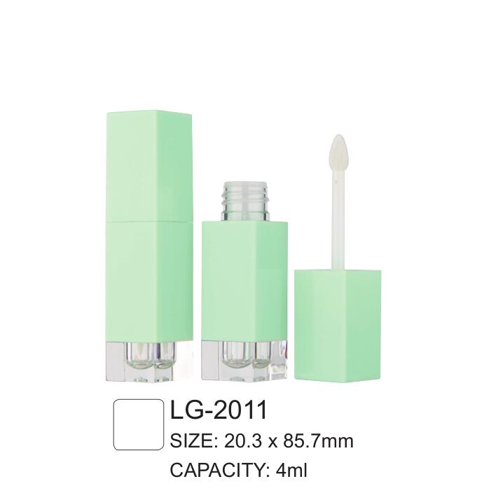 ภาชนะบรรจุขวดลิปกลอสที่ว่างเปล่า 4ml พลาสติกพร้อมแปรง