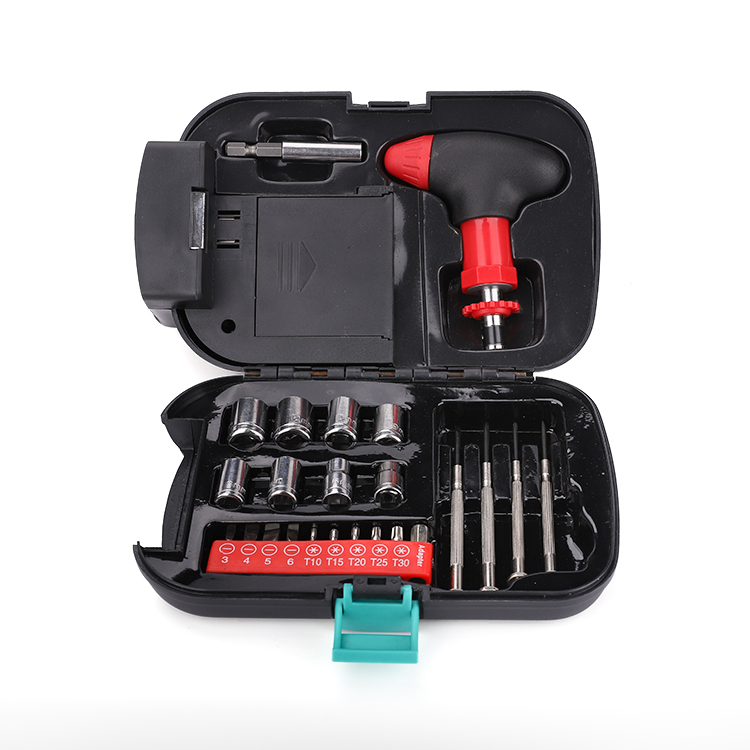 flashlight tool set