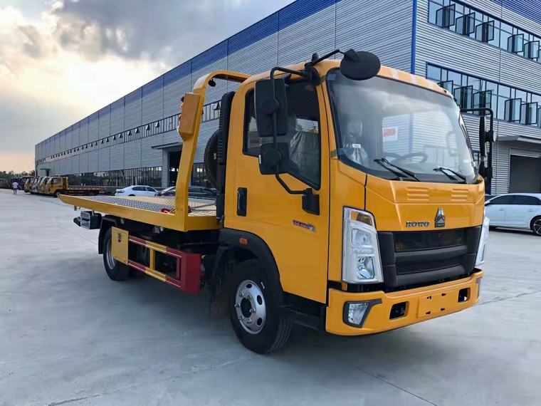 Howo 4x2 Light Duty Platform Carrier Truck Truck