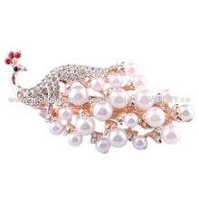 Fashion peacock imitation pearl brooch, made of alloy, rhinestone, imitation pearls