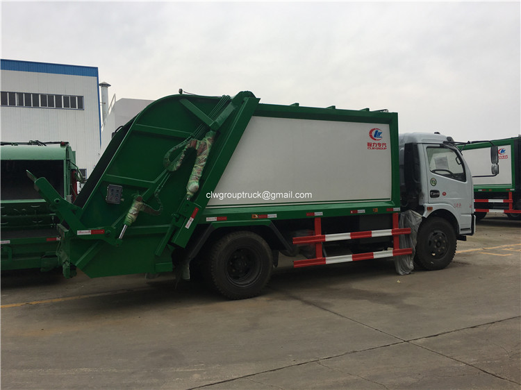 Garbage Collector Truck4