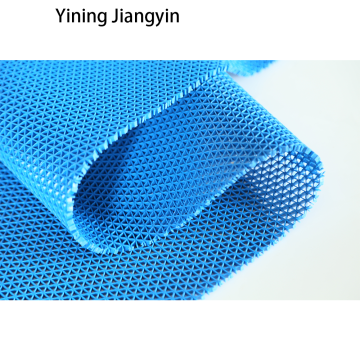 Bath shower mat for tiled floor