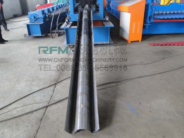 Guard rail bending machine