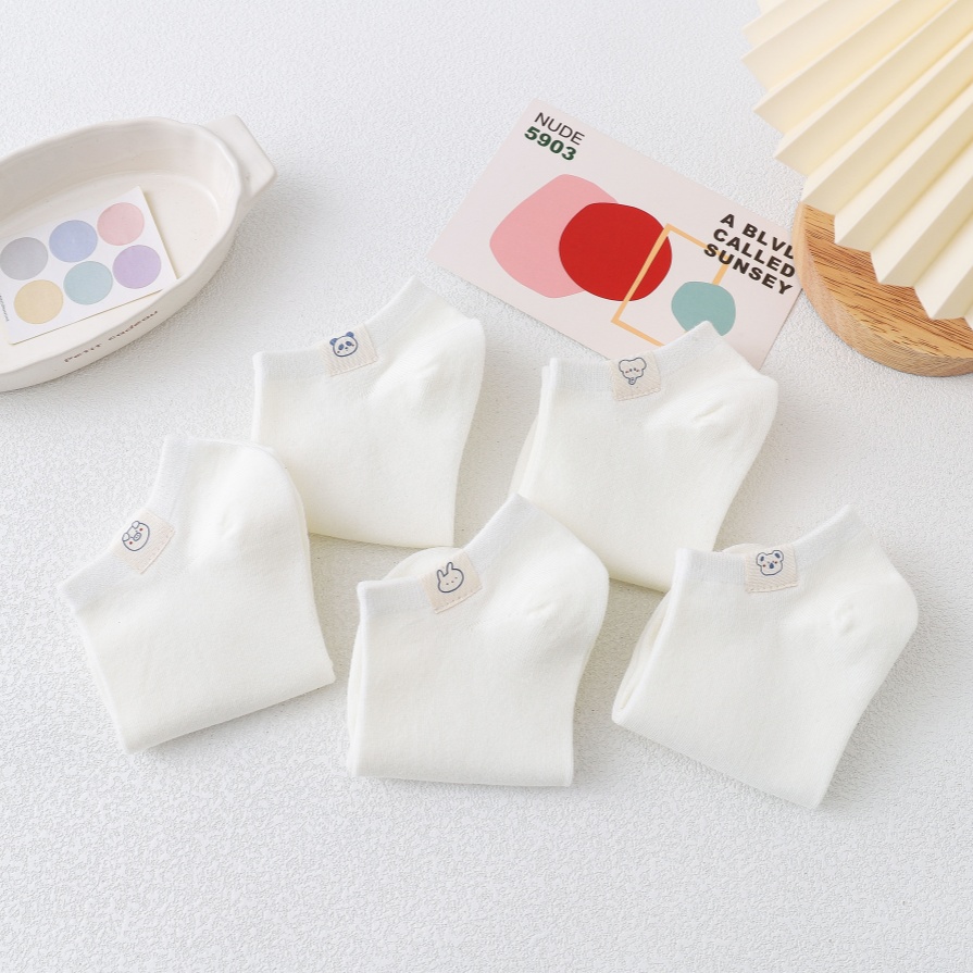 Versatile boat medyas na may dekorasyon ng ulo ng hayop