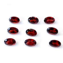 Natural Stones Mozambique Garnet Oval Ring Face