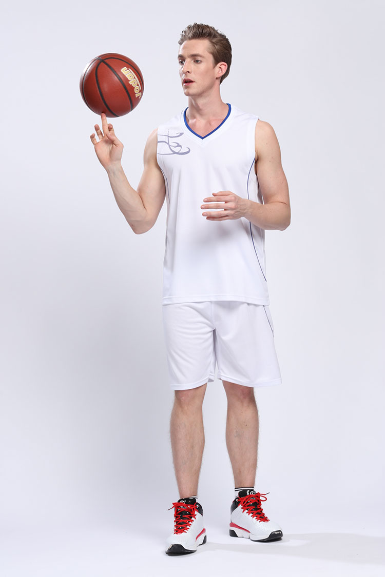 Jersey de baloncesto en blanco uniforme de secado rápido