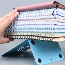 Metal top giraffe bookend Student cartoon against bookend