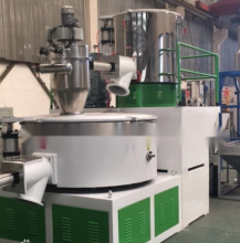 Plastic mixer for plastic raw materials