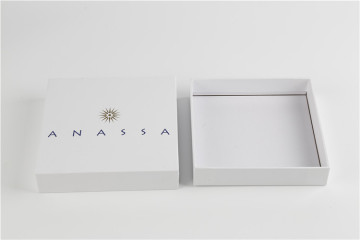 Custom White lift off lid gift box