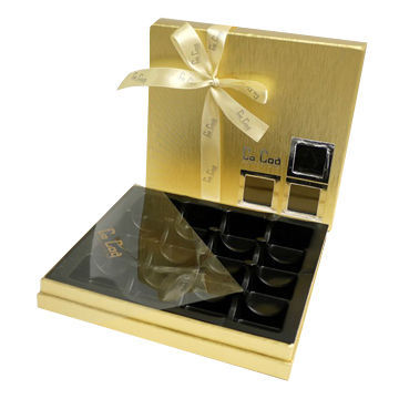 2014 luxury chocolate gift box with PET windows, made of cardobard, fancy paper,inlay,custom logo