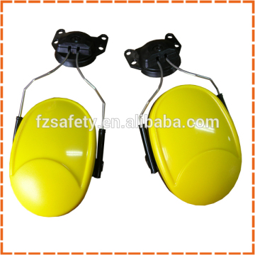 Adjustable ear muff for safety helmet
