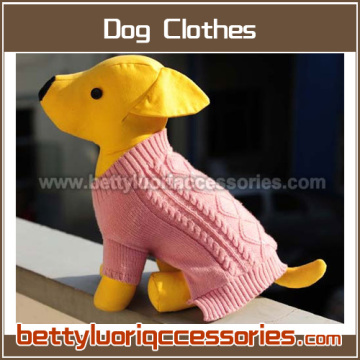 DOG'S KNITTED CLOTHES