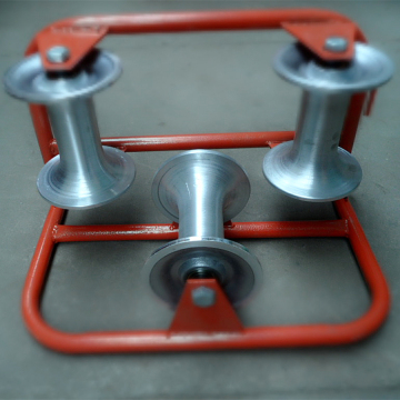 Heavy duty corner roller made from tubular sections