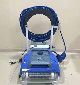 Portable Pool Vacuum Cleaner: Wall Climbing Swimming Pool Cleaning Robot