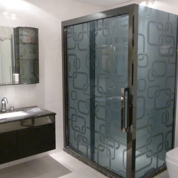 High-class hotel shower rooms cabins