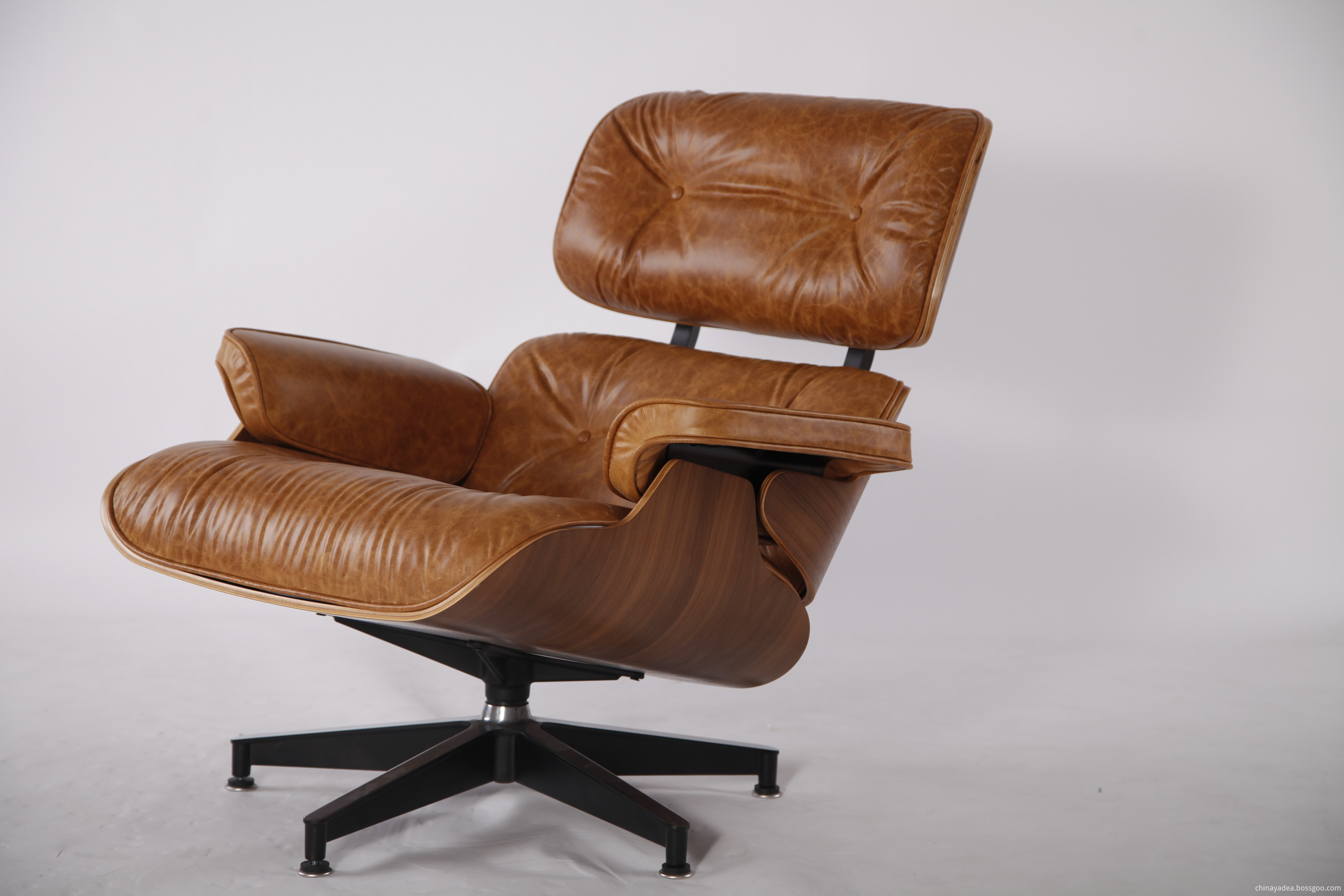 antique leather Eames Lounge Chair antique leather Eames Lounge Chair