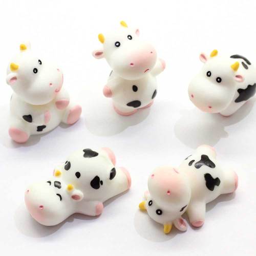 100 Pz Resina Cute Farm Cow Cabochons 30 * 38 MM Baby Cows Charms Farm Animal Terrarium Cow Cabs BOutique Hair Bow Making