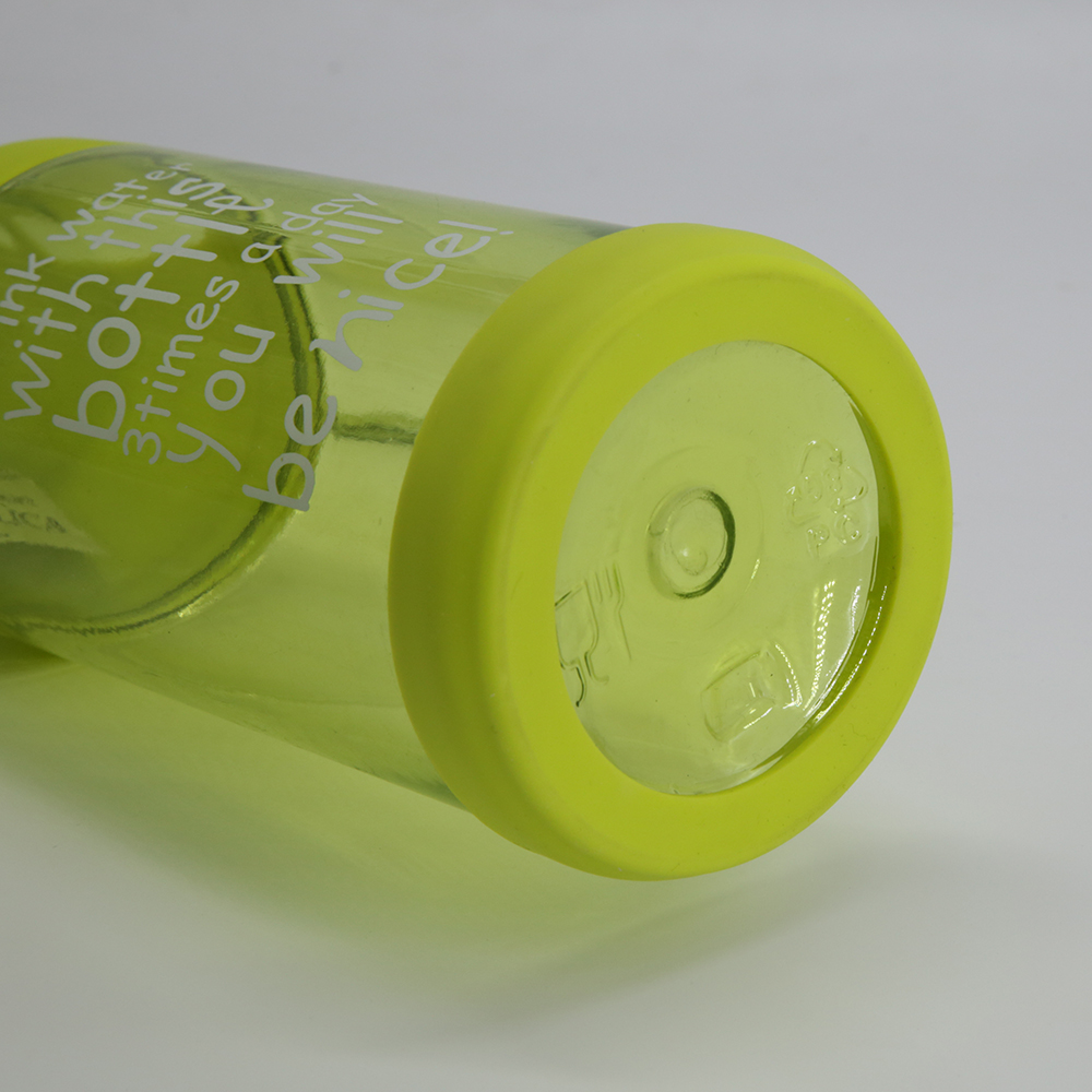 Water Bottle for walking with silicone dishwasher safe