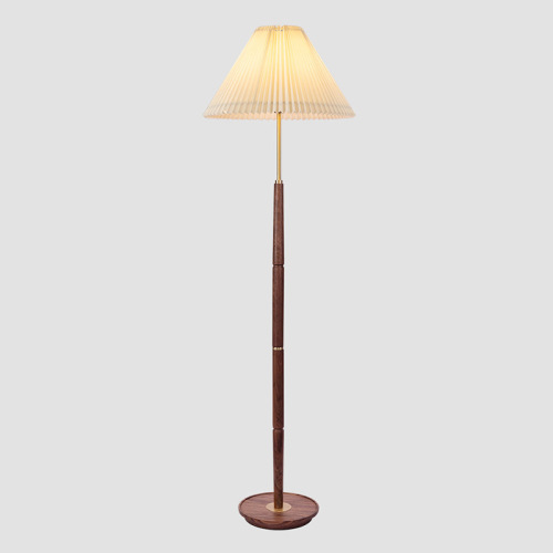 Lámpara de pie decorativa alta de madera LEDER