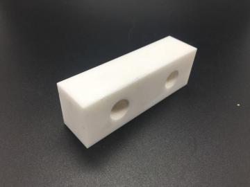 Machining of threaded ceramic alumina components