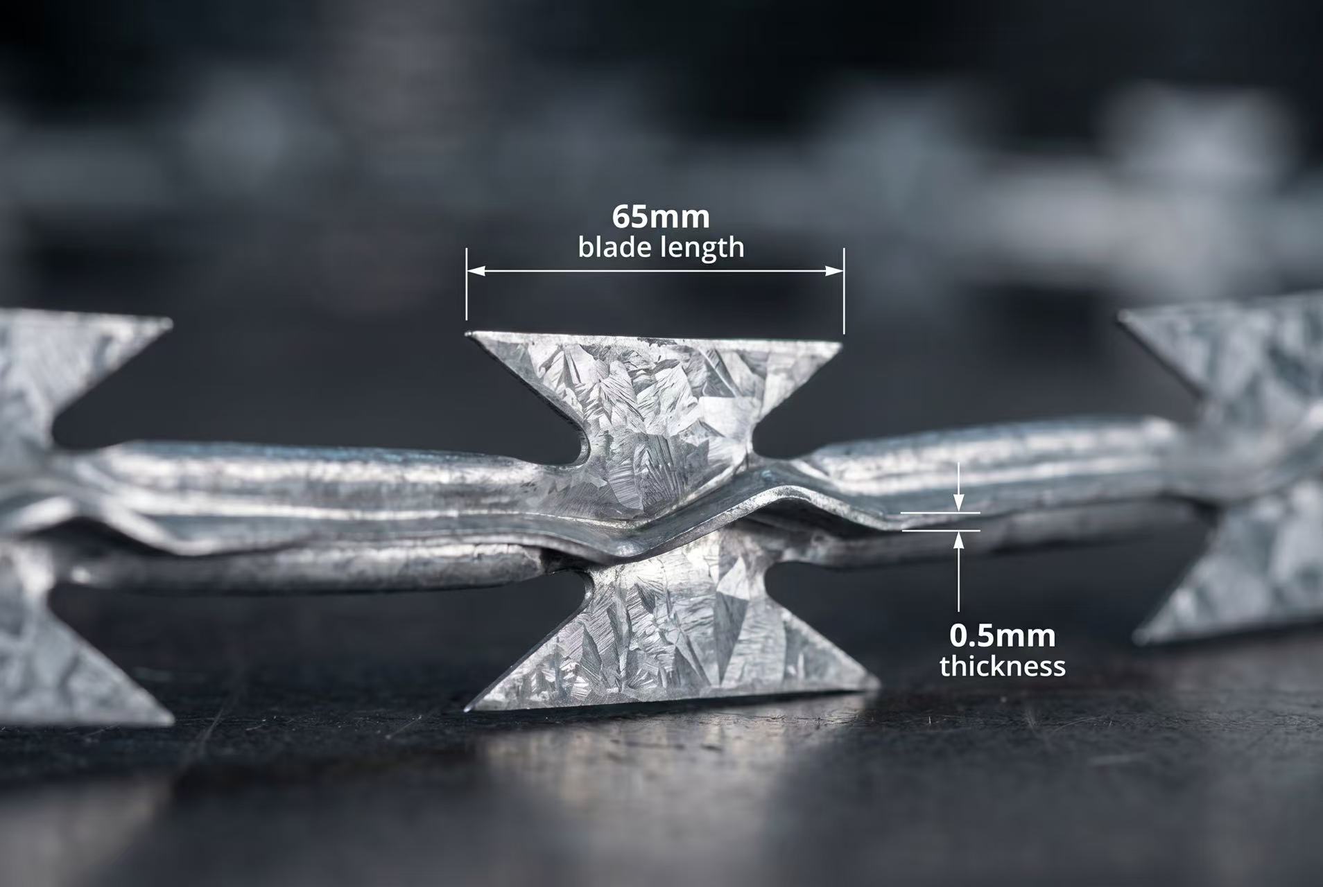 CBT-65 Klingendetail | ANJIA Close-up detail of CBT-65 razor wire blade showing barb geometry