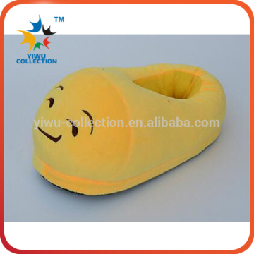 New Top Quality Whatsapp Emoji Face Designs Indoor Slipper Lovely Emoji Shape Plush Slipper For Wholesale